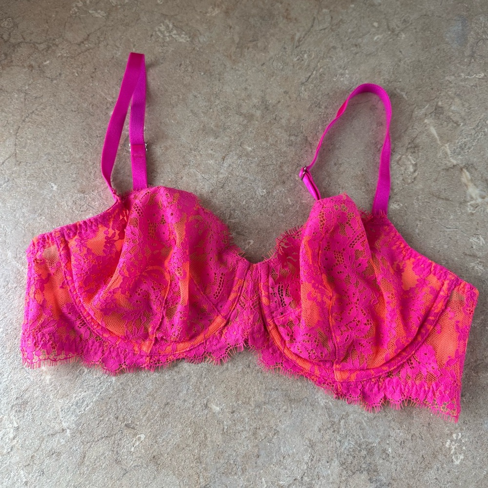 Victoria’s Secret Very Sexy Orange & Pink Unlined Demi Buste 36C